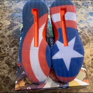Adidas Marvel Avengers Captain America Mens 11.5